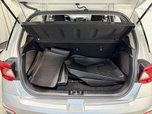 Used 2023 Hyundai Venue SE image 9