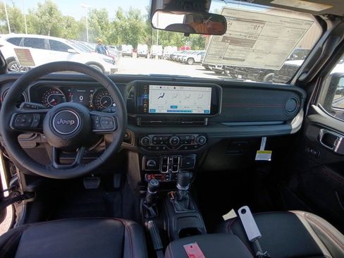 New 2025 Jeep Gladiator Rubicon w/ Convenience Group image 13