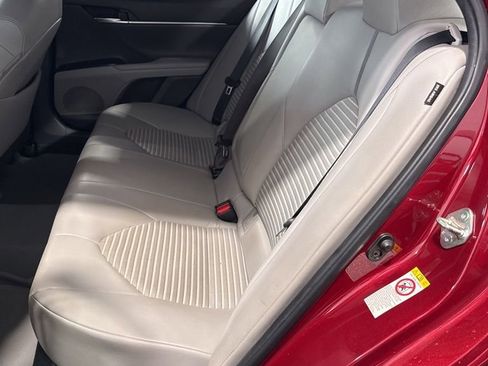 Used 2018 Toyota Camry SE FWD image 23