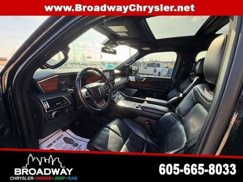 Used 2019 Lincoln Navigator Reserve w/ Cargo Package image 16