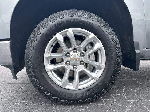 Used 2025 Chevrolet Silverado 1500 LT image 12