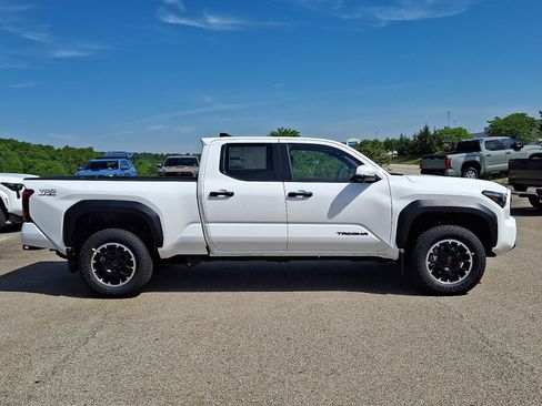 New 2026 Toyota Tacoma TRD Off-Road AWD/4WD image 5