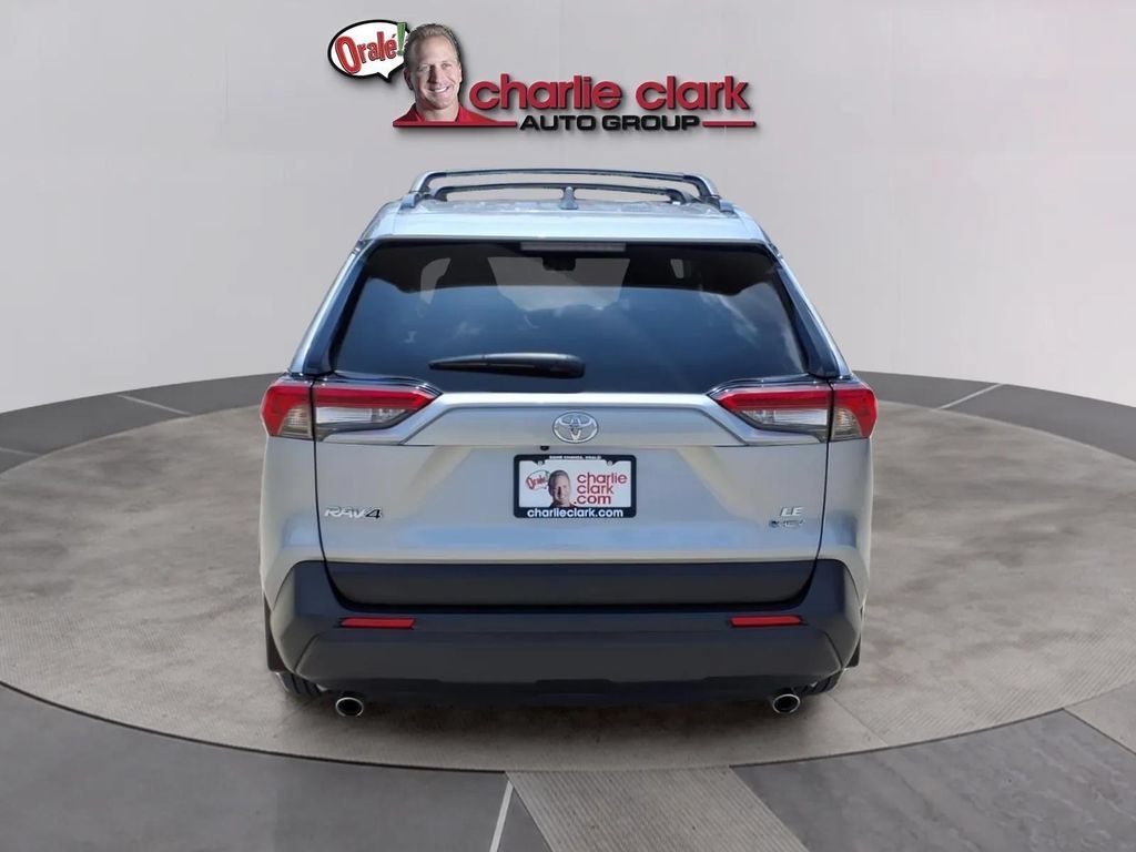 Used 2025 Toyota RAV4 LE AWD/4WD image 4