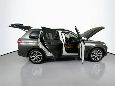Used 2021 BMW X7 xDrive40i AWD/4WD image 24