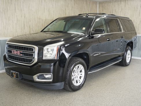 Used 2019 GMC Yukon XL SLT image 4