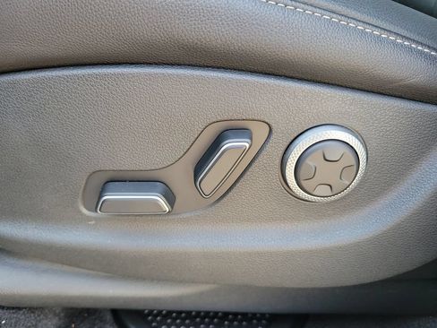 Used 2025 Genesis GV80 2.5T Standard AWD/4WD image 16