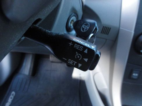 Used 2010 Toyota Corolla LE FWD image 25