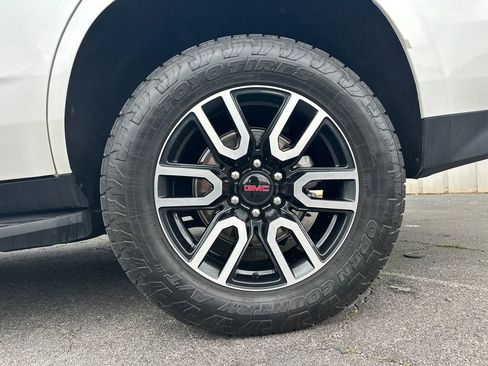 Used 2023 GMC Yukon AT4 w/ LPO, Floor Liner Package AWD/4WD image 20