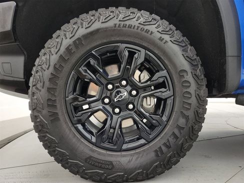 Used 2023 Chevrolet Silverado 1500 ZR2 w/ Technology Package image 23