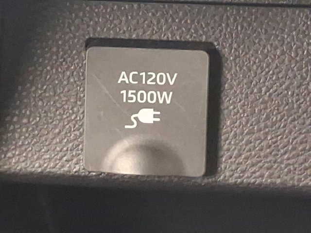 Used 2024 Toyota Sienna Platinum FWD image 32