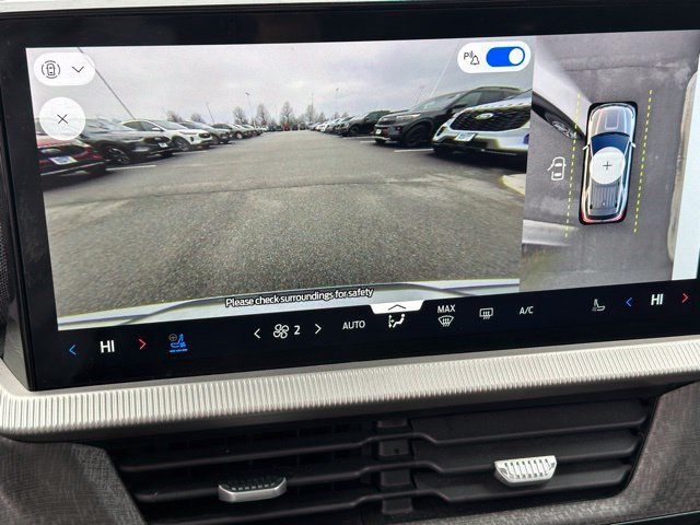 Certified 2025 Ford Explorer Platinum w/ Ultimate Package AWD/4WD image 28