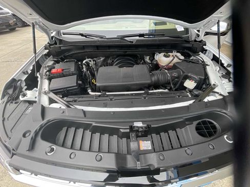 Used 2024 Chevrolet Suburban Premier w/ Premium Package 2 image 30