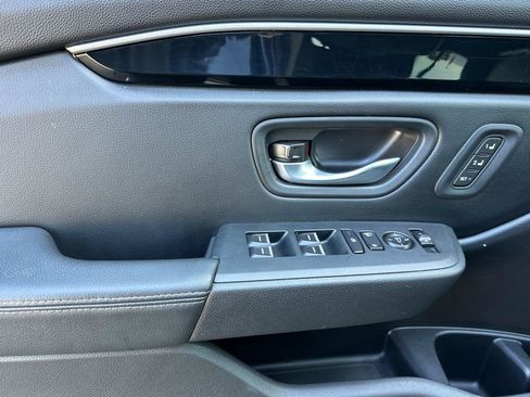 Certified 2025 Honda Pilot Touring image 11