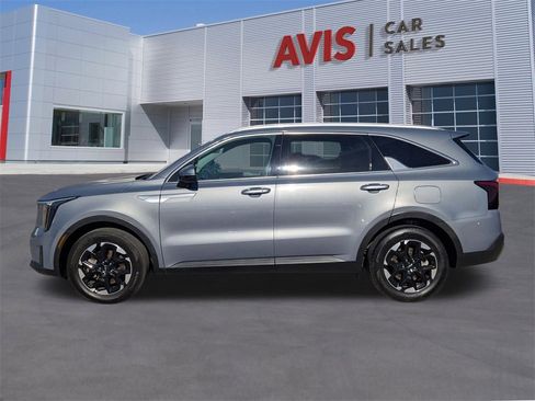 Used 2024 Kia Sorento S image 9