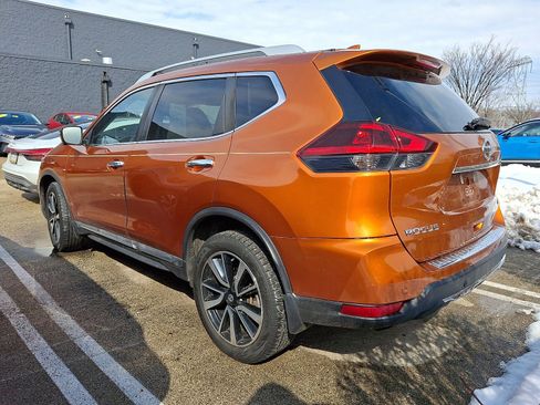 Used 2019 Nissan Rogue SL w/ Premium Package image 3