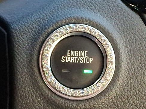 Used 2019 Buick Envision Essence image 23