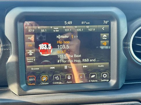 Used 2022 Jeep Wrangler Unlimited Sahara w/ Cold Weather Group AWD/4WD image 16