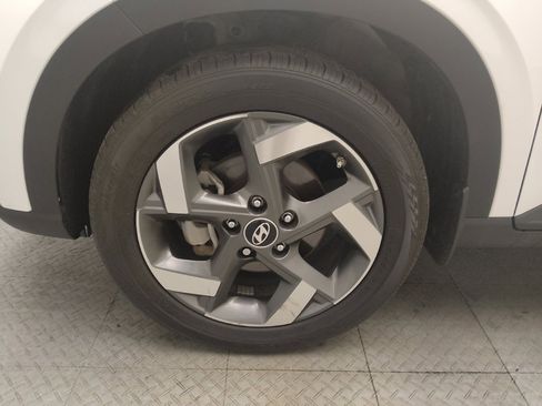 Used 2024 Hyundai Venue SEL image 31