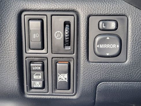 Used 2005 Toyota MR2 image 18