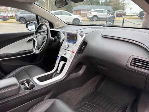 Used 2013 Chevrolet Volt Premium w/ Premium Trim Package image 16