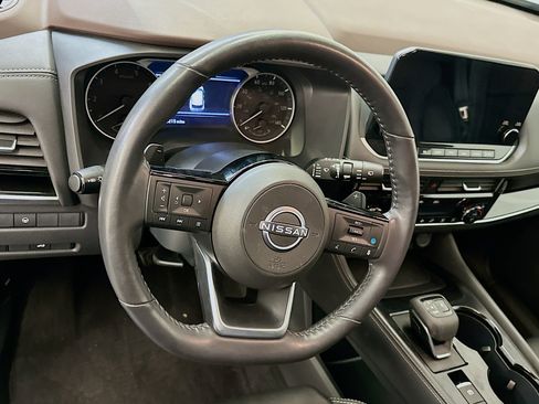 Used 2023 Nissan Rogue SL w/ SL Premium Package image 18