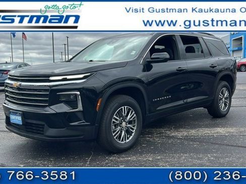 Certified 2025 Chevrolet Traverse LT image 1