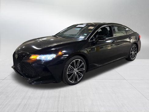 Used 2019 Toyota Avalon XSE w/ All Weather Liner Package FWD image 3