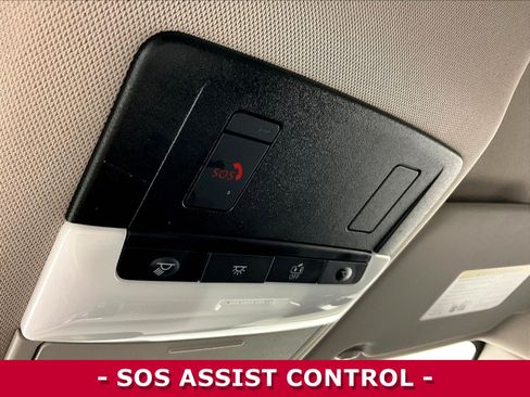 Certified 2025 Nissan Rogue SV FWD image 36