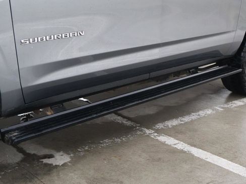 Used 2021 Chevrolet Suburban High Country AWD/4WD image 9