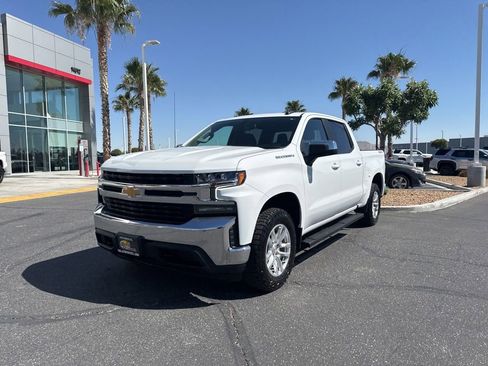 Used 2021 Chevrolet Silverado 1500 LT AWD/4WD image 2