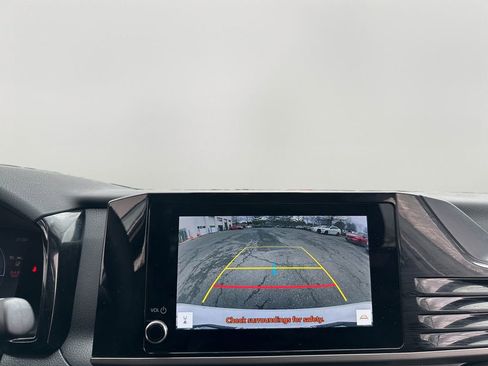 Used 2025 Toyota Camry LE image 16