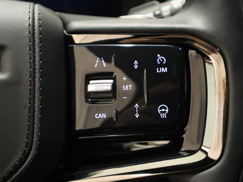 Used 2026 Land Rover Range Rover Velar Dynamic SE image 30