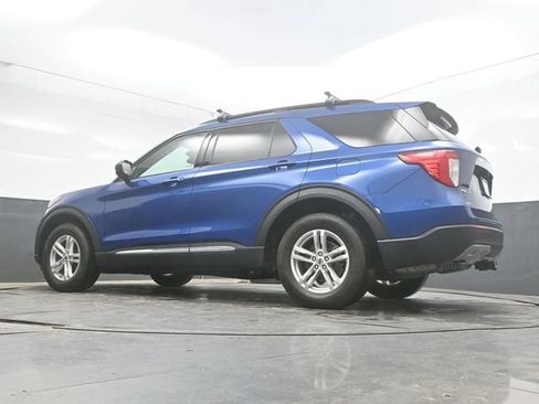Used 2022 Ford Explorer XLT w/ Equipment Group 202A AWD/4WD image 39