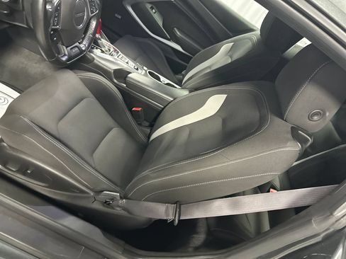 Used 2017 Chevrolet Camaro LT w/ Technology Package RWD image 10