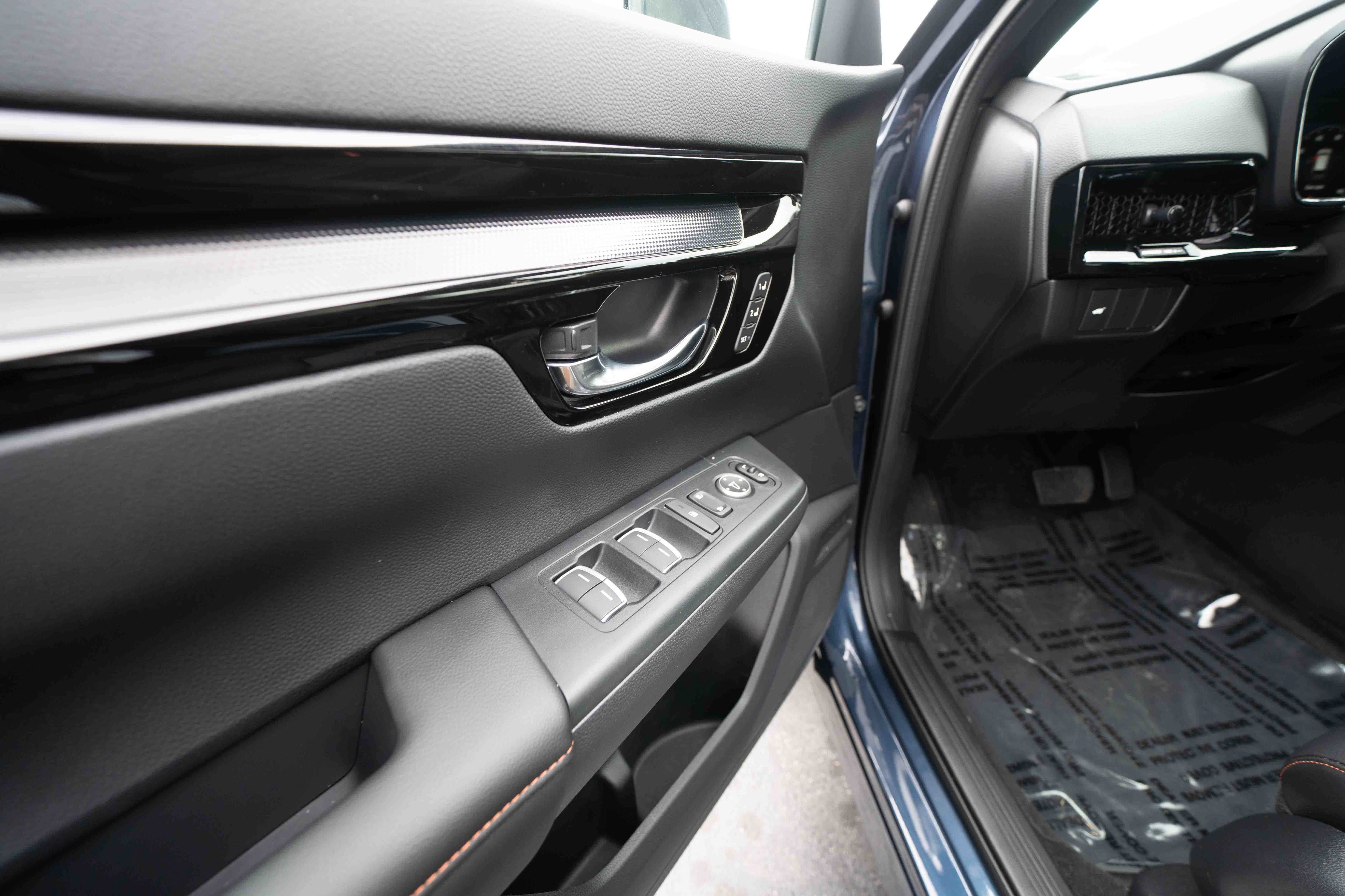 Used 2026 Honda CR-V Sport Touring image 7