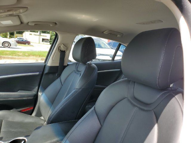 Used 2022 Genesis G70 2.0T RWD image 22