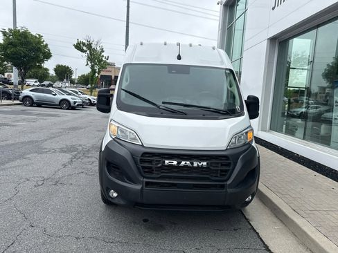 Used 2024 RAM ProMaster 2500 w/ Convenience Group FWD image 3