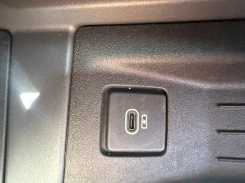 Used 2025 Land Rover Defender 110 X-Dynamic SE AWD/4WD image 52