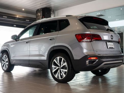 Used 2022 Volkswagen Taos SE image 5