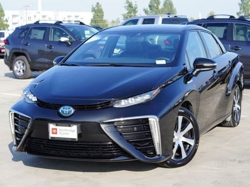 Used 2017 Toyota Mirai image 4
