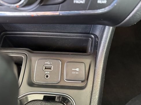 Used 2020 Jeep Cherokee Limited image 24