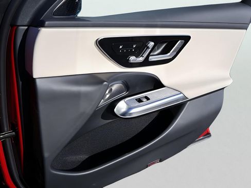 New 2026 Mercedes-Benz E 350 4MATIC Sedan image 13