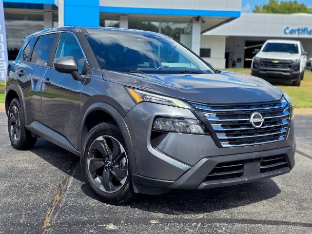 Used 2025 Nissan Rogue SV AWD/4WD image 2