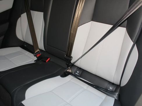 New 2026 Land Rover Range Rover Velar Dynamic SE image 22