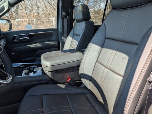 New 2026 Chevrolet Tahoe High Country AWD/4WD image 25