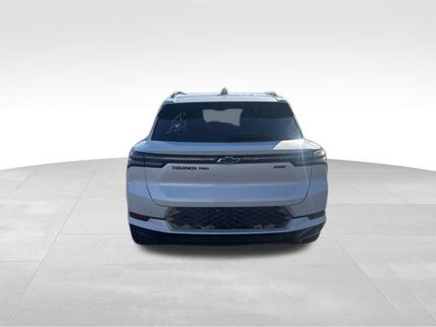 Used 2025 Chevrolet Equinox EV RS w/ Convenience Package II image 3