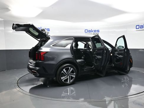 Certified 2023 Kia Sorento EX image 57