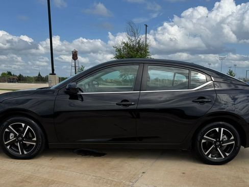 Used 2024 Nissan Sentra SV image 9