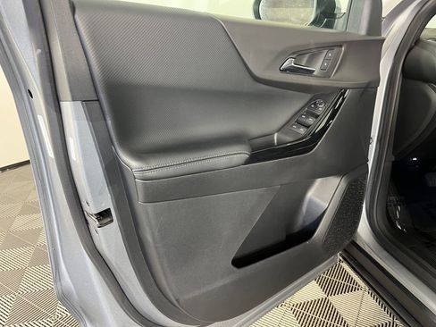 Used 2025 Chevrolet Equinox LT AWD/4WD image 10