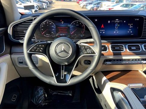 Used 2025 Mercedes-Benz GLE 350 4MATIC image 4